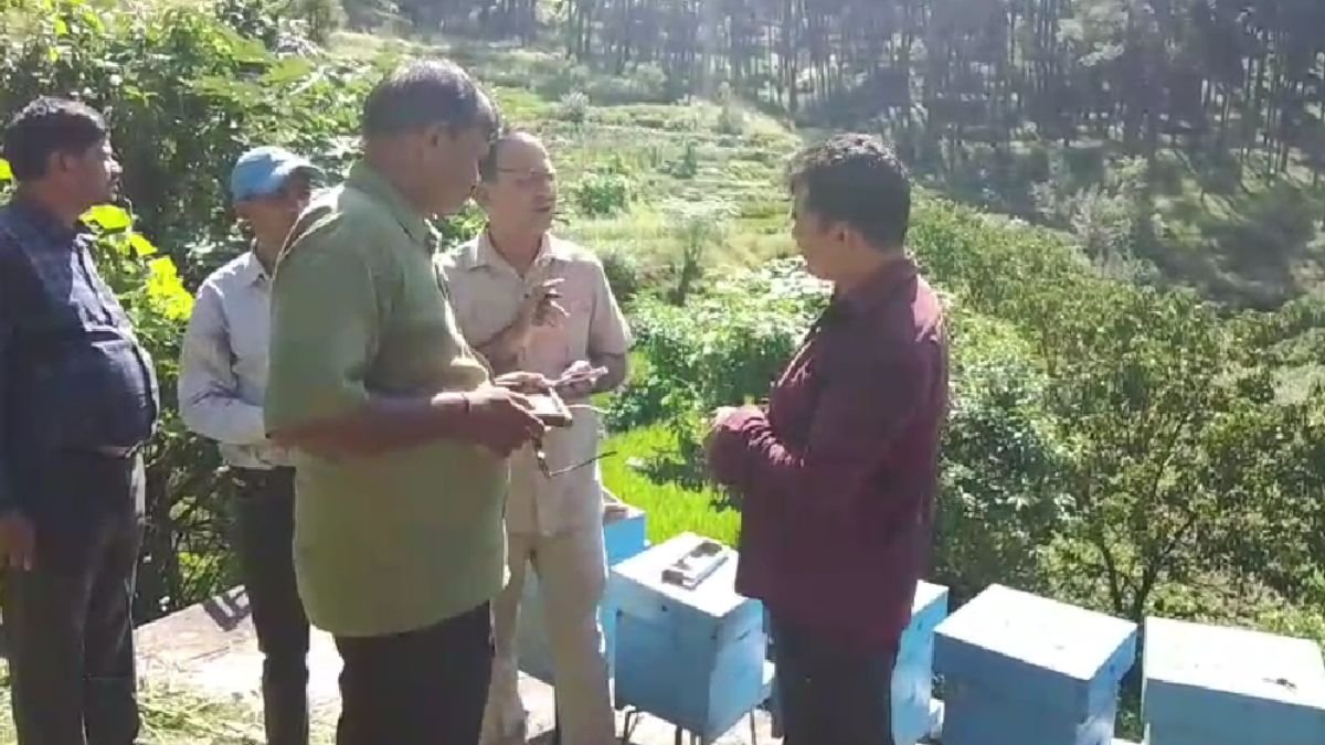 उत्तरकाशी के मोरी में हनी मिशन योजना के तहत बांटी गई सामग्री की गुणवत्ता पर उठे सवाल