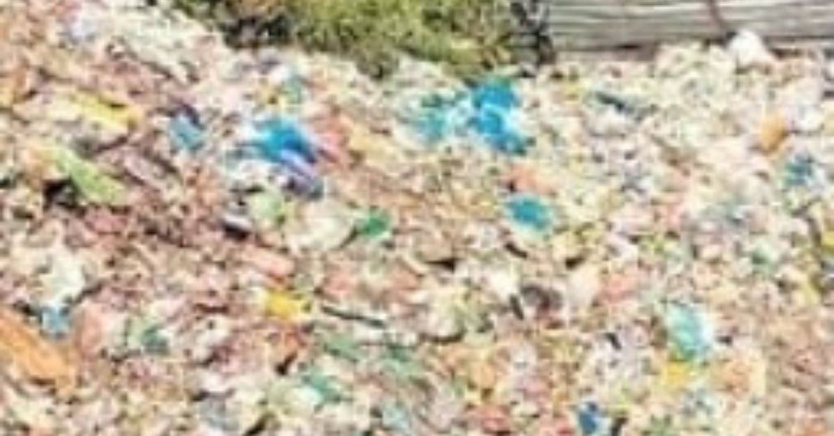 जानकीचट्टी में कूड़े के ढेर से बढ़ी परेशानी, श्रद्धालुओं और स्थानीय लोगों में नाराजगी