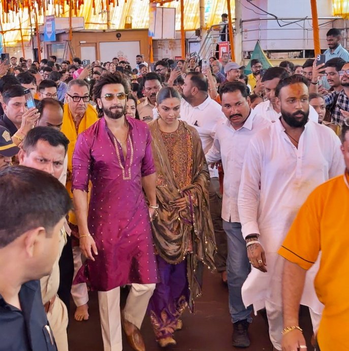 दीपिका पादुकोण और रणवीर सिंह ने सिद्धिविनायक मंदिर में टेका माथा
