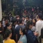 दून विश्वविद्यालय में मेस के खाने में कीड़ा मिलने पर छात्रों का हंगामा
