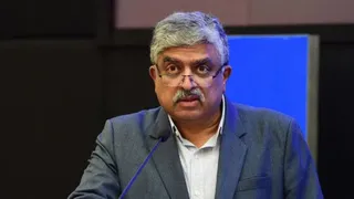 परीक्षा सुधारों को लेकर नंदन नीलेकणि पैनल ने पूर्व इसरो प्रमुख राधाकृष्णन से की चर्चा