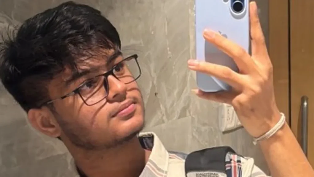 शीर्ष शिक्षण संस्थानों में छात्रों की आत्महत्या के मामले और उनका बढ़ता दबाव