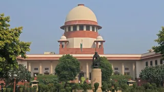 सुप्रीम कोर्ट ने चुनाव आयोग को TMC के नाम और चुनाव चिह्न विवाद पर समय-सीमा तय करने का निर्देश दिया