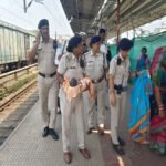ओडिशा के भुवनेश्वर रेलवे स्टेशन पर गूंजी किलकारी, यात्रा के दौरान महिला ने दिया बेटी को जन्म
