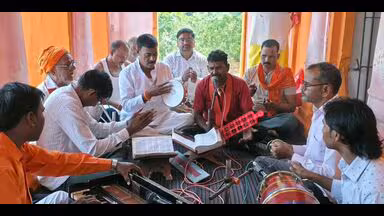 कौशाम्बी में हर्षोल्लास के साथ मनाई गई महर्षि वाल्मीकि जयंती, मंदिरों में हुए विशेष आयोजन