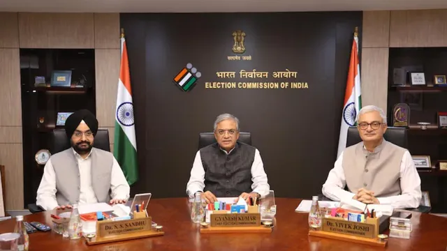 मतदाता सूची संशोधन और फॉर्म 6 में बदलाव पर सुप्रीम कोर्ट सख्त, चुनाव आयोग को नोटिस जारी